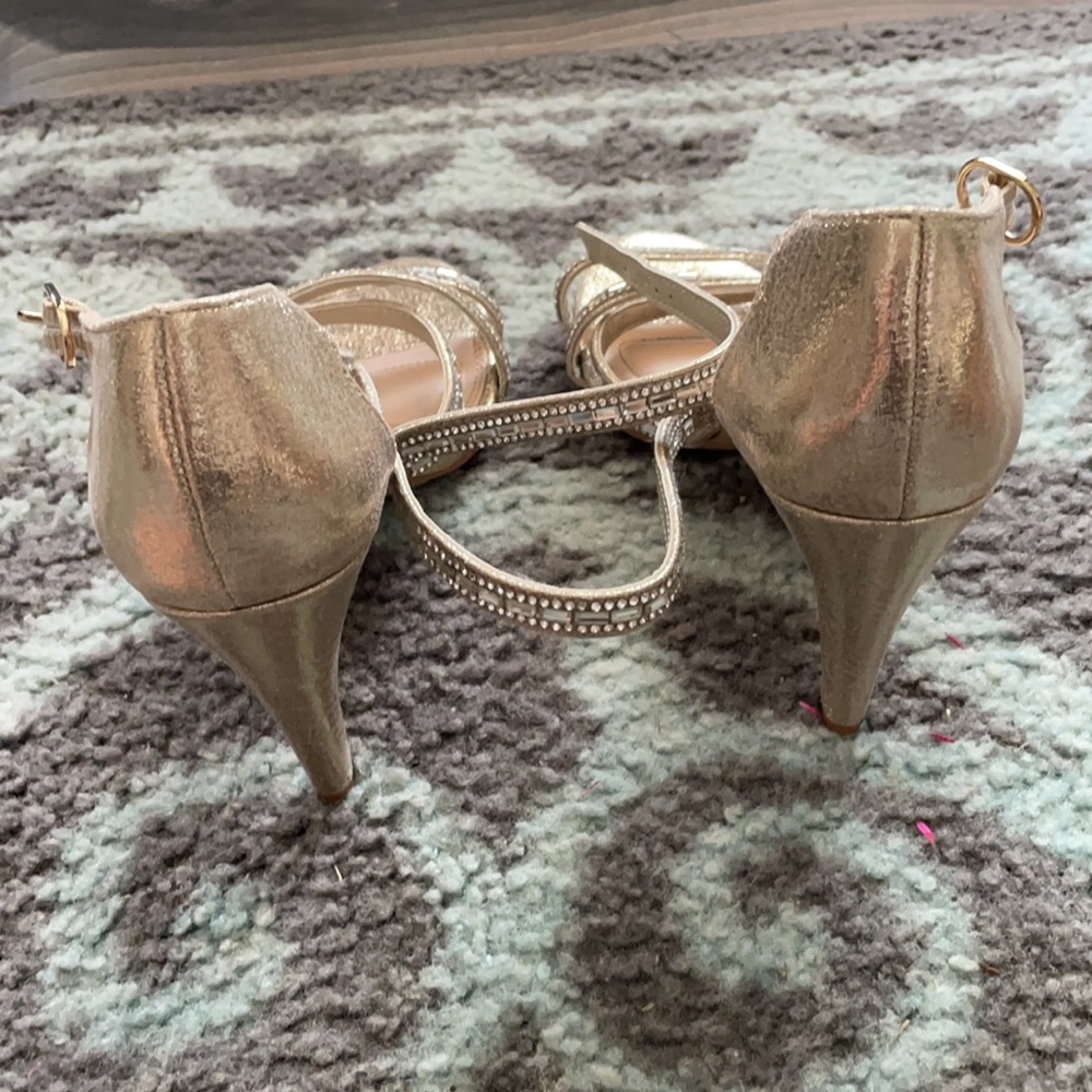 Heels - Picture 4 of 6